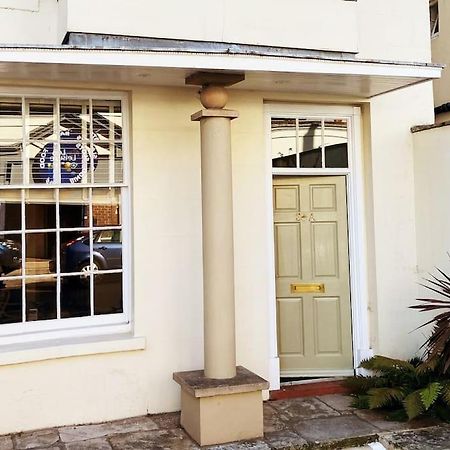 The Bolthole - Only Footsteps From The Beach. Weymouth Exterior foto