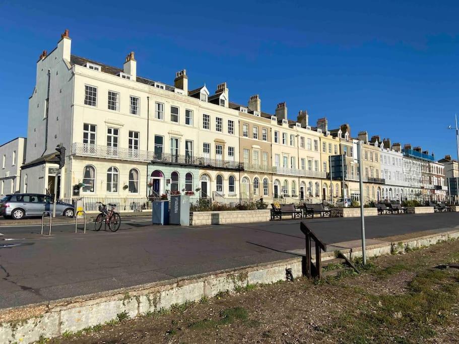 The Bolthole - Only Footsteps From The Beach. Weymouth Exterior foto